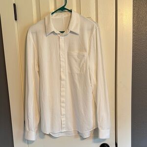 Men’s long sleeve Lululemon soft cotton dress shirt. Size Medium.